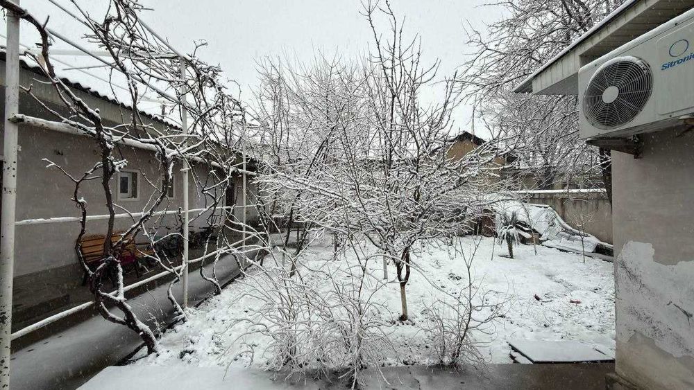 Samarqand Darvoza. 3.68 sotix uy kurishga yer sotaman. Fasad 16m*23m.