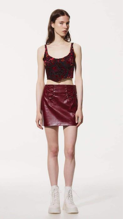 Нова пола Stradivarius бордо