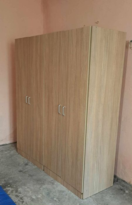 Четирикрилен гардероб