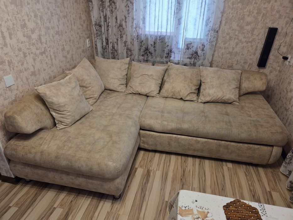 Продам угловой диван, усиленный каркас.