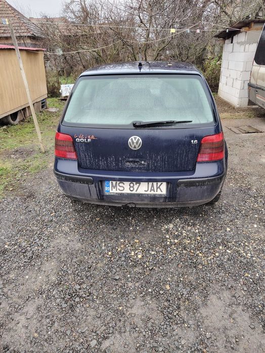 Vând Golf 4 1.6 benzina