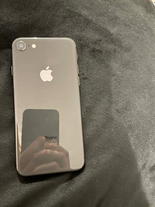 IPHONE 8 в супер състояние