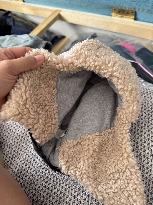 Продам шапки для девочки