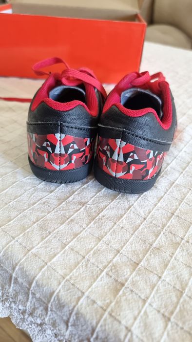 Обувки за футбол Umbro