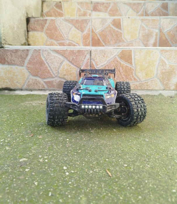 RC кола-4×4-1/18