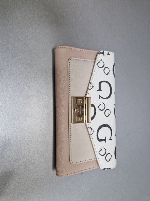 GUESS Оригинално портмоне