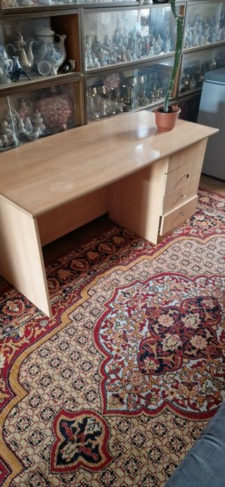 Продвется Письменный стол
