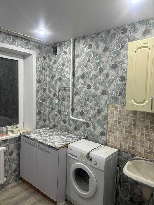 продается ком-ое помещение на пересечении пр. Абая и ул. Быковского.