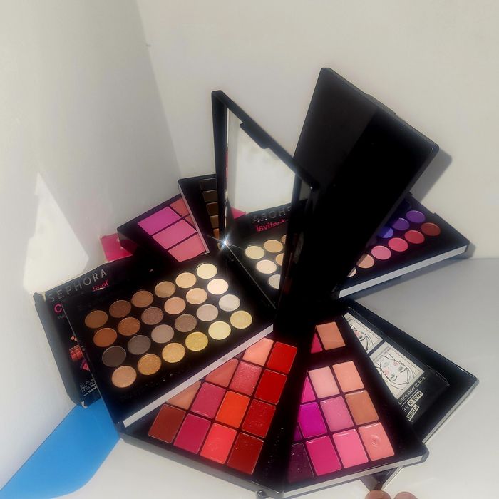 Sephora Kosmetic sotiladi