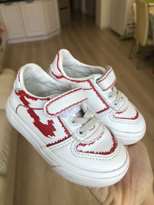 Продам кеды за 2000 тенге