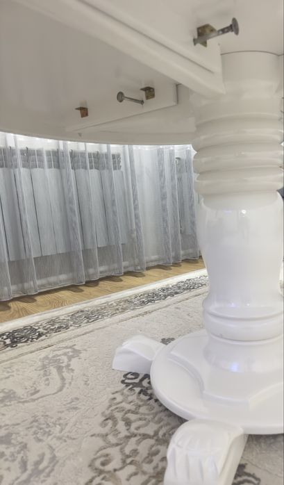 Круглый кухонный стол