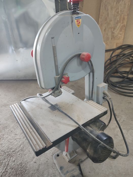 Ленточный пила Зубр 350вт