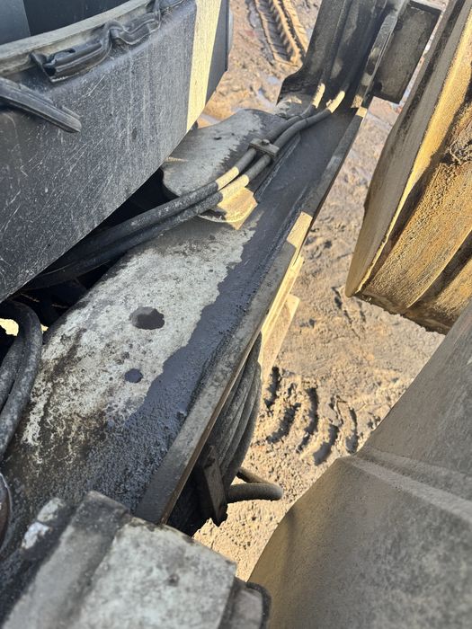 Экскаватор-пргрузчик продам