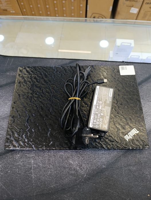 Lenovo Thinkpad T490s