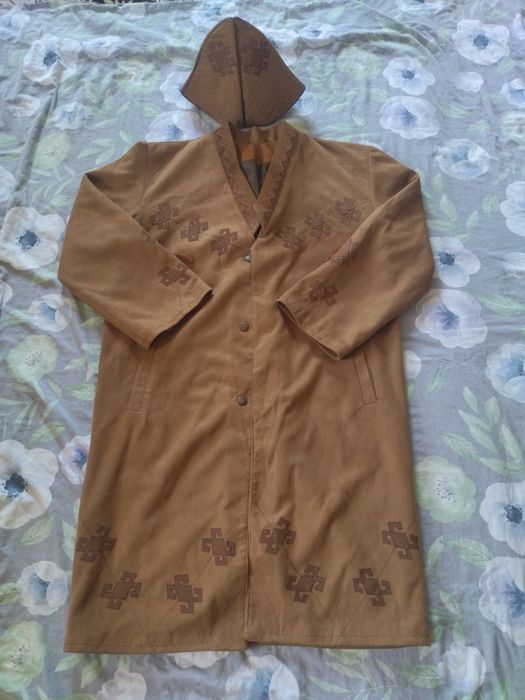 Национальный Каракалпакский чапан с головным убором, есть три вида