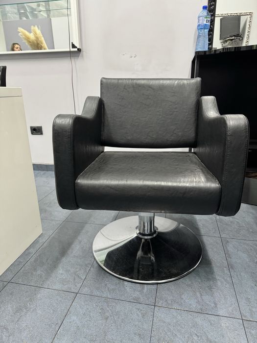 Фризьорски професионален стол