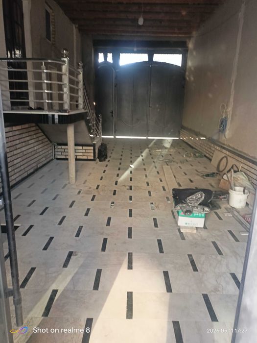 Бухоро шахарда ховли сотилади.