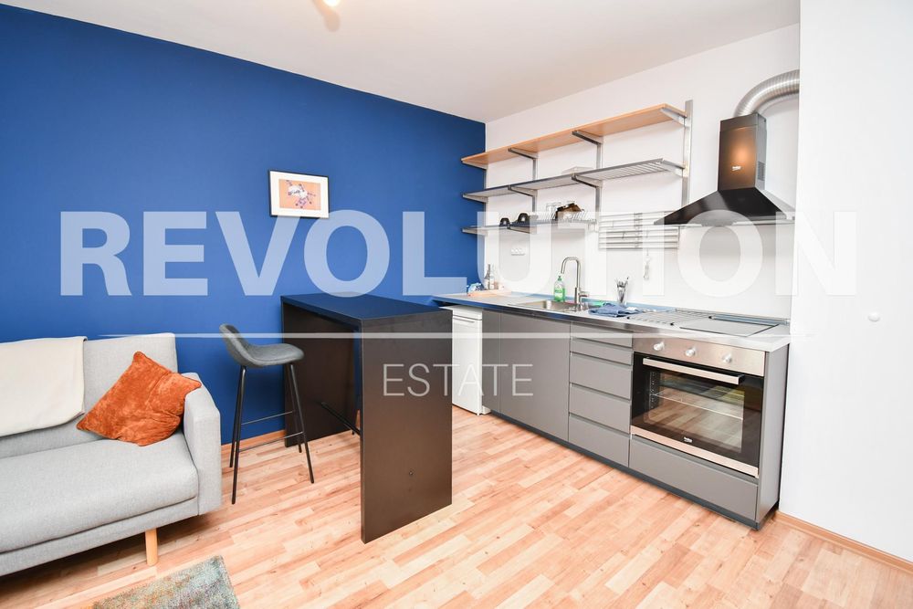 Двустаен апартамент в ж.к. Хаджи Димитър.