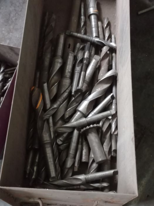 Сверло, метчик, плашка и т.п  в ассортименте