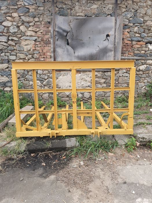 Вилици за клони,храсти / повдигач за трактор