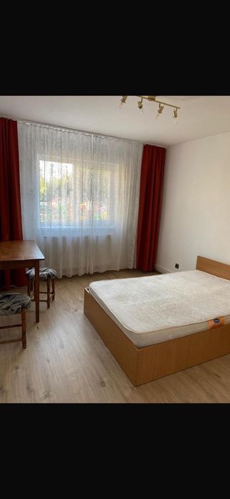 Închiriez garsonieră