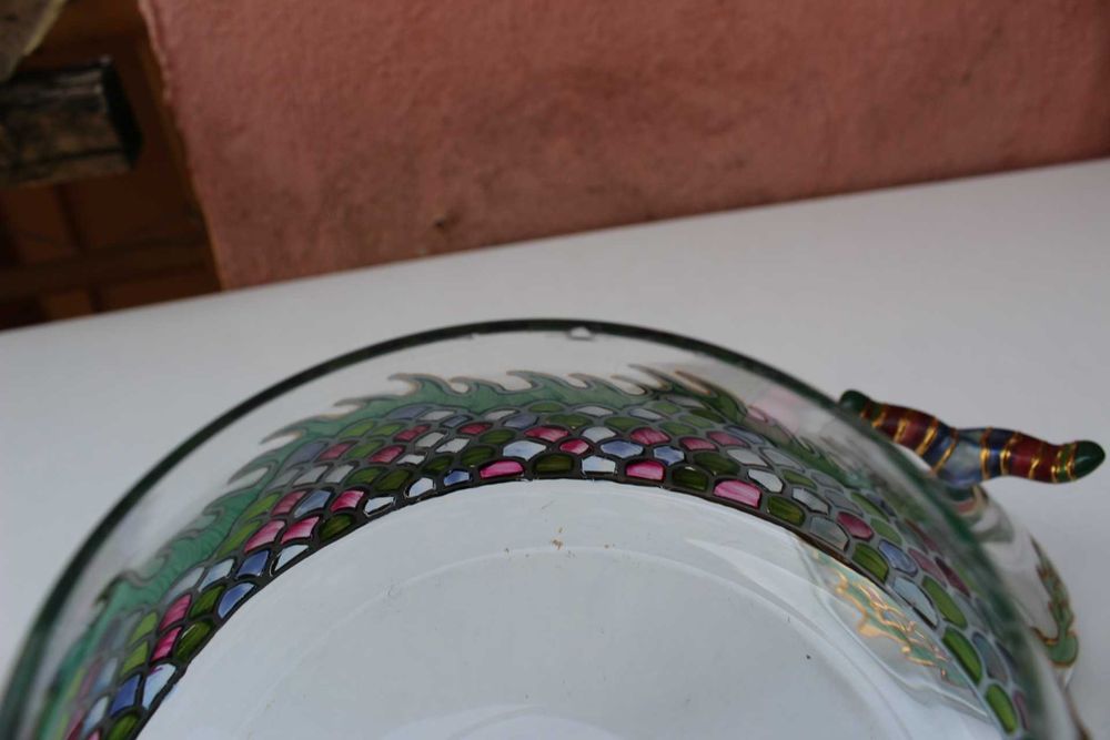 Bol sticla Bohemia, model sarpe / dragon, lucrat manual