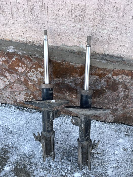 Амортизаторы передние Camry 20