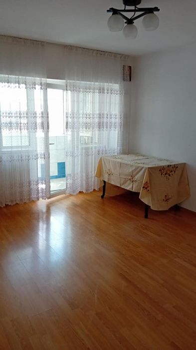 Vând apartament 3 camere