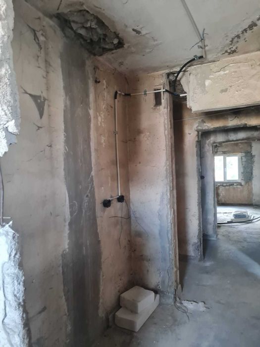 Apartament spatios 4 camere de vanzare 65 000 euro ( negociabil)