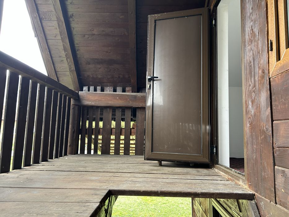Teren cu cabana de vanzare