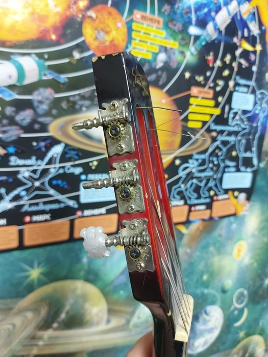 Гитара аккустическая б/у