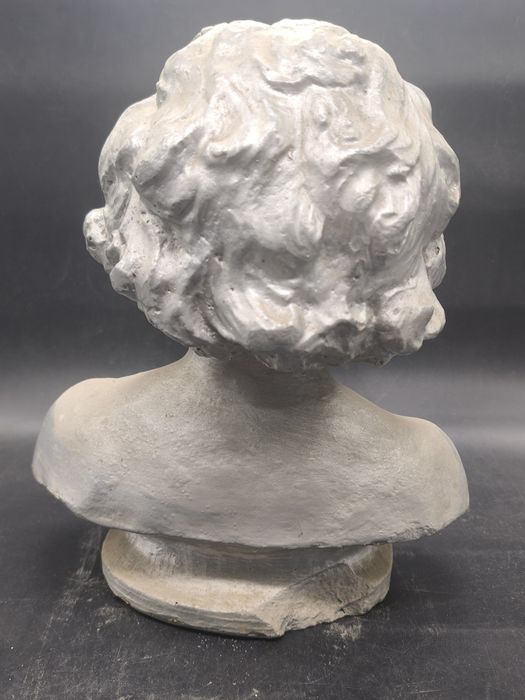 Гипсовый бюст Ленина