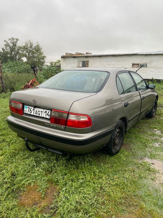 Продам машину Тайота Карина Е
