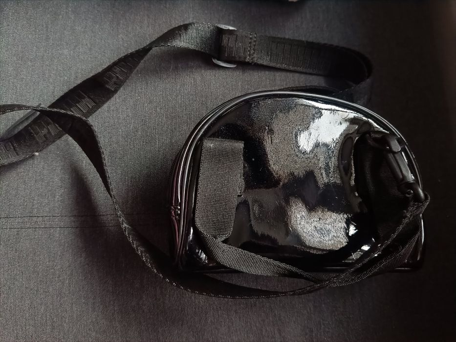 Puma малка чанта Core Up Grip с лачен ефект