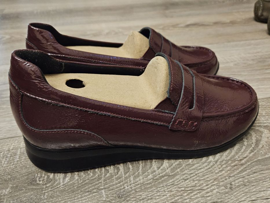 Кожаные женские туфли (лоферы)  38 размер