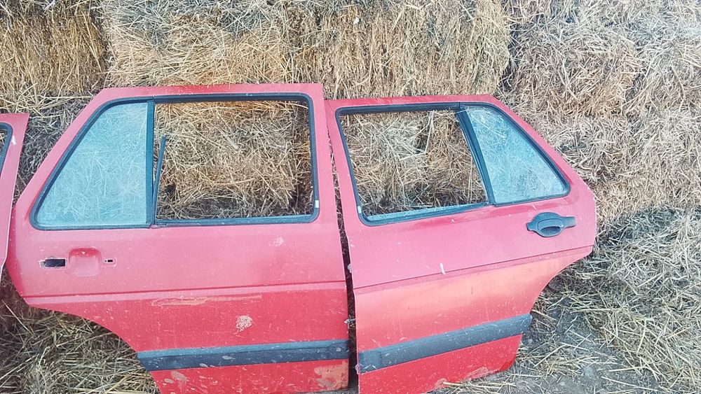 Продам двери от гольф 2