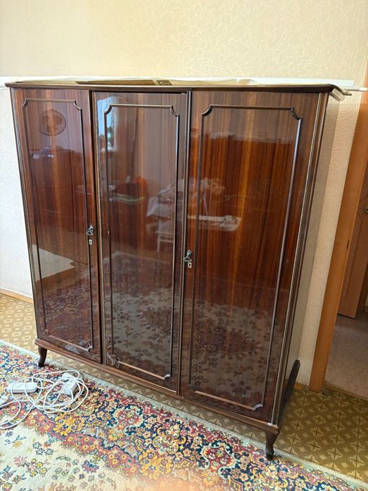 Продается шкаф плательный