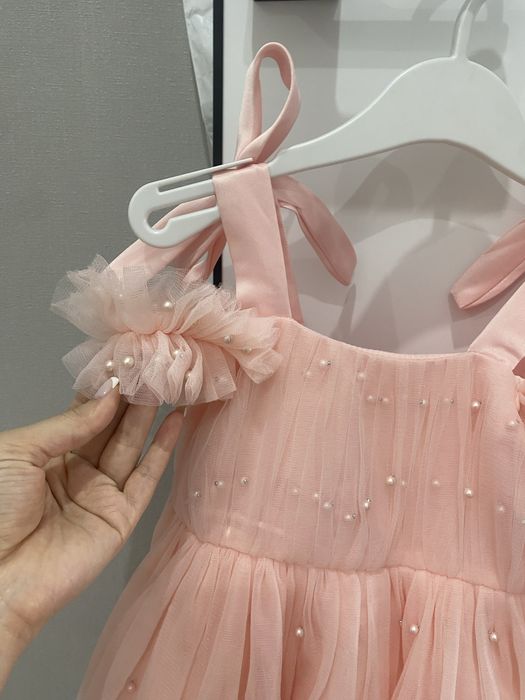 Розовое красивое платье