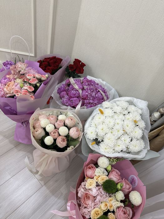 Гүл сатылады 5-6 түрі бар