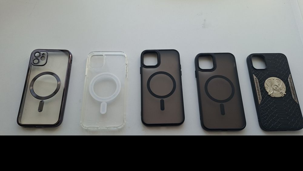 Продам чехлы на iPhone 11