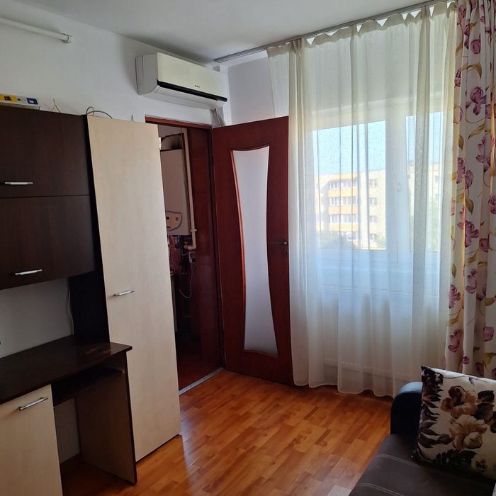 Închiriez Garsoniera , zona Bratolomeu , Str. lînii nr.48