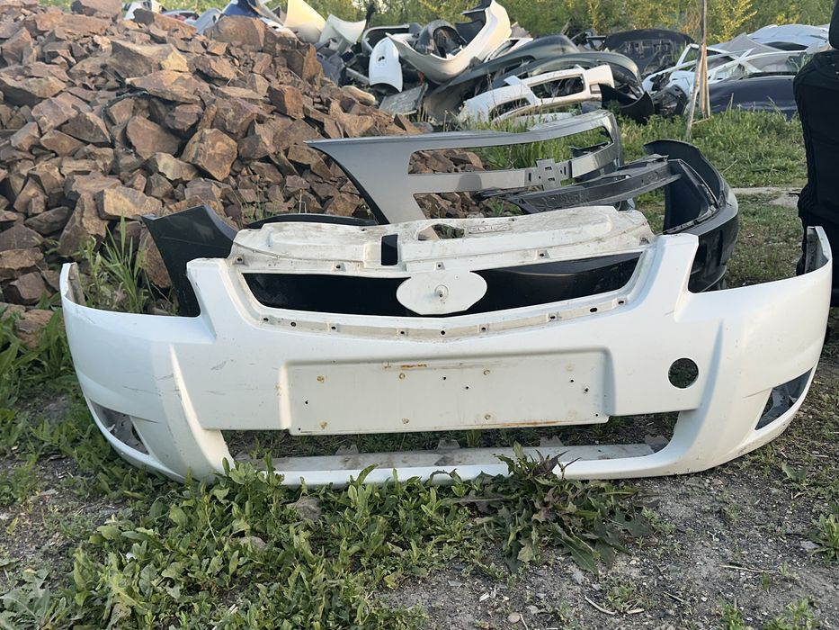 Продам капот и бампер на приора (ваз 2170)
