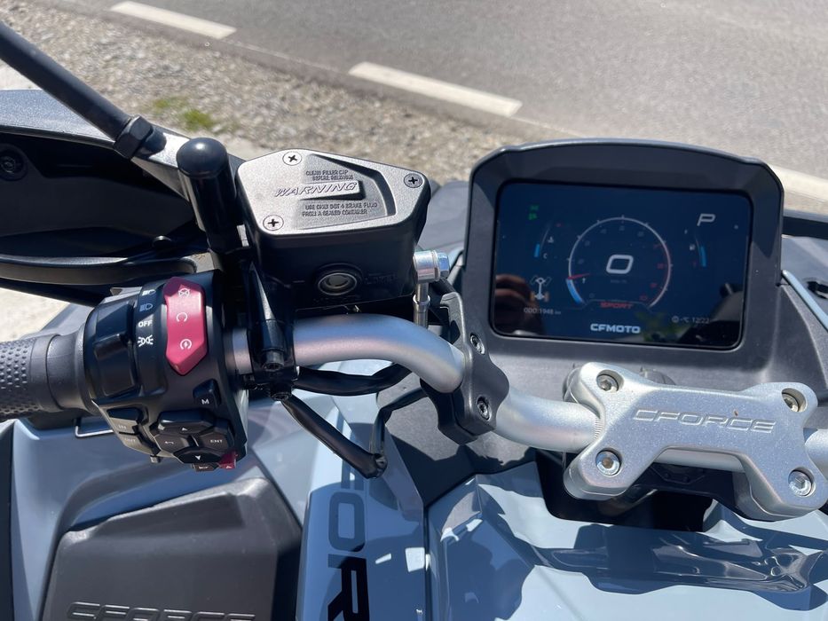 Vând cf moto 850 x8 anul 2025 cu 1840km