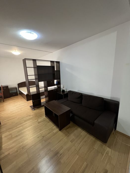 Vând garsonieră Green Hills Piatra Neamț, str. Plăieșului, nr.4 în spate la Galeria Mall– etaj 1, complex privat cu barieră
