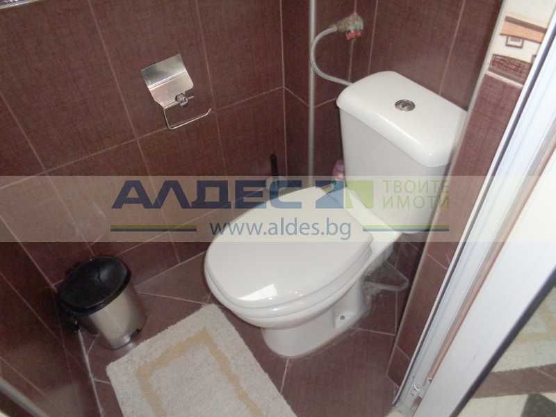 Дава се под наем Тристаен апартамент в София, Център - 78 кв.м за 714 € - Снимка #12