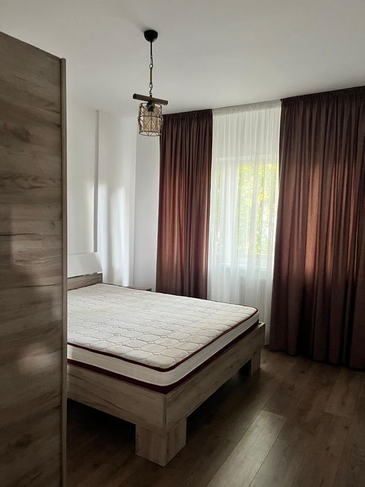 Inchiriez apartament 3 camere