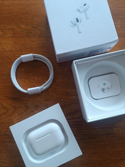 Vând AirPods pro 2 USB-C cu bon !! urgent!!