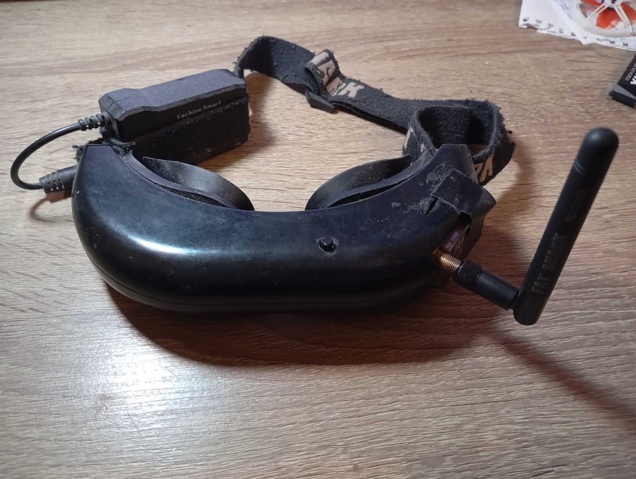 Drona EMAX Tinyhawk + Goggles Fatshark Attitude