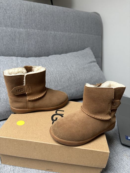 Cizme Ugg marime 27