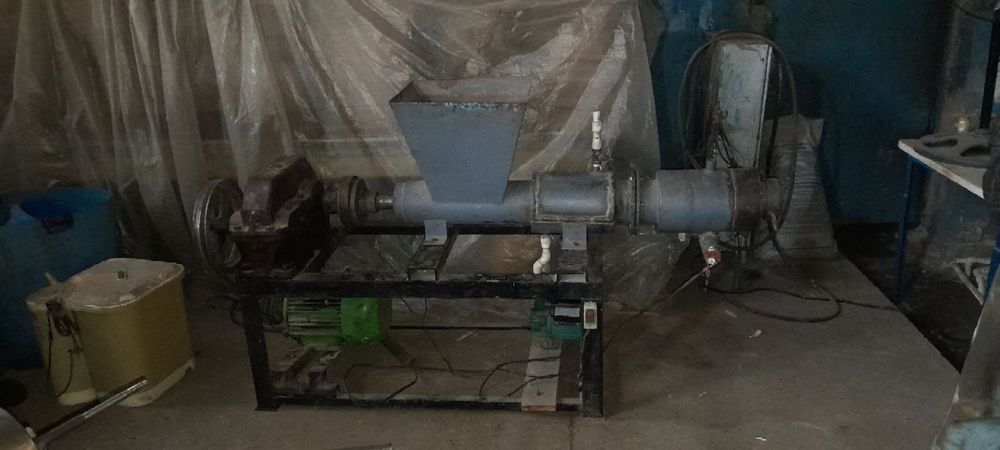 Совун апарати сотилади